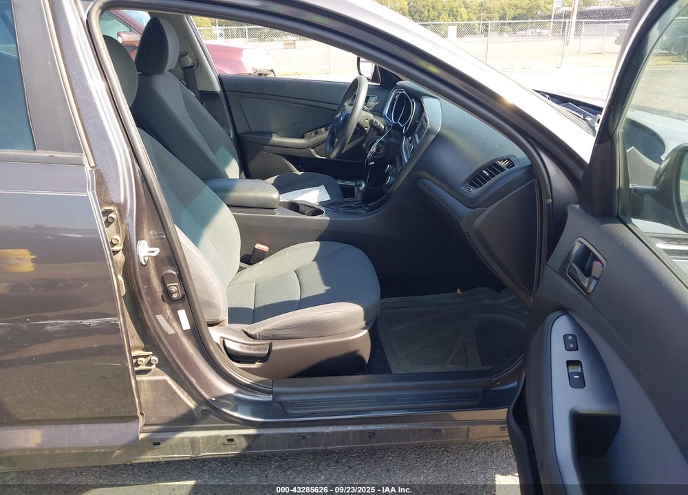 2015 KIA OPTIMA VIN: KNAGM4A77F5621850