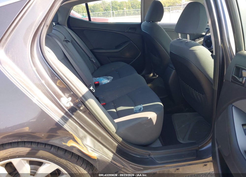 2015 KIA OPTIMA VIN: KNAGM4A77F5621850