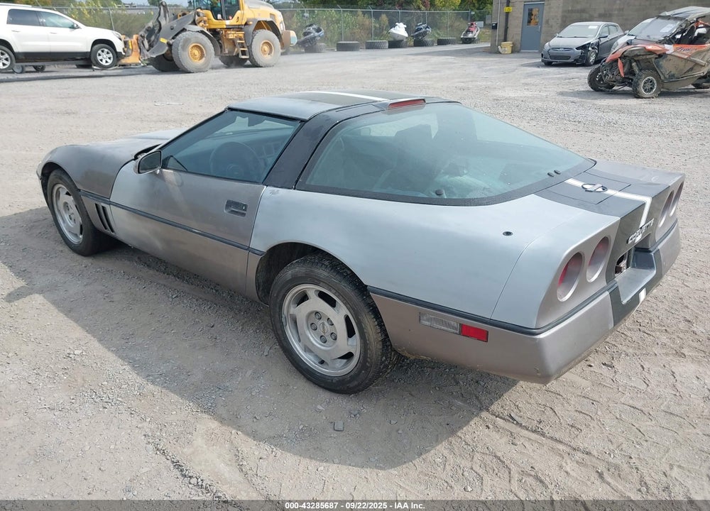 1988 CHEVROLET CORVETTE VIN: 1G1YY2187J5105482