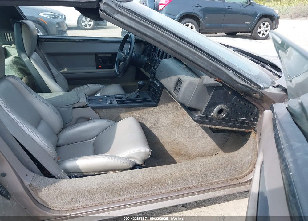 1988 CHEVROLET CORVETTE VIN: 1G1YY2187J5105482