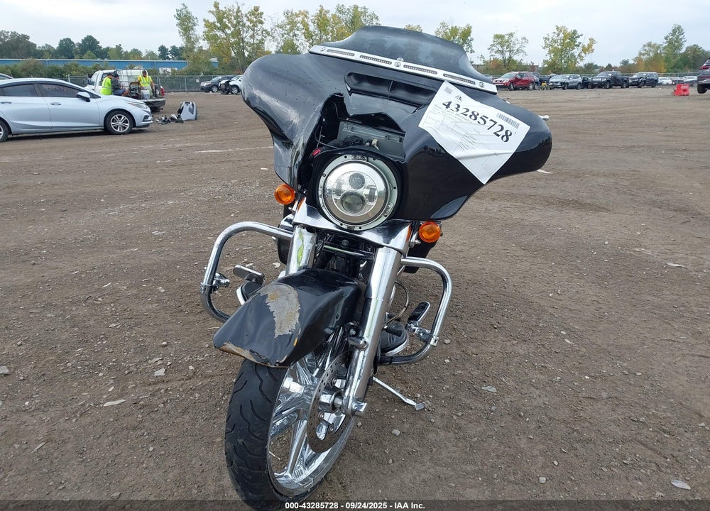 2017 HARLEY-DAVIDSON FLHX STREET GLIDE VIN: 1HD1KBC18HB687662