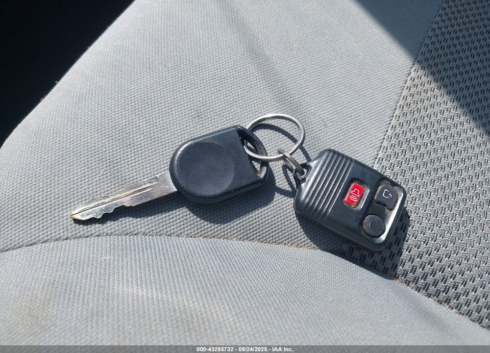 2007 FORD ESCAPE VIN: 1FMYU03147KA03716