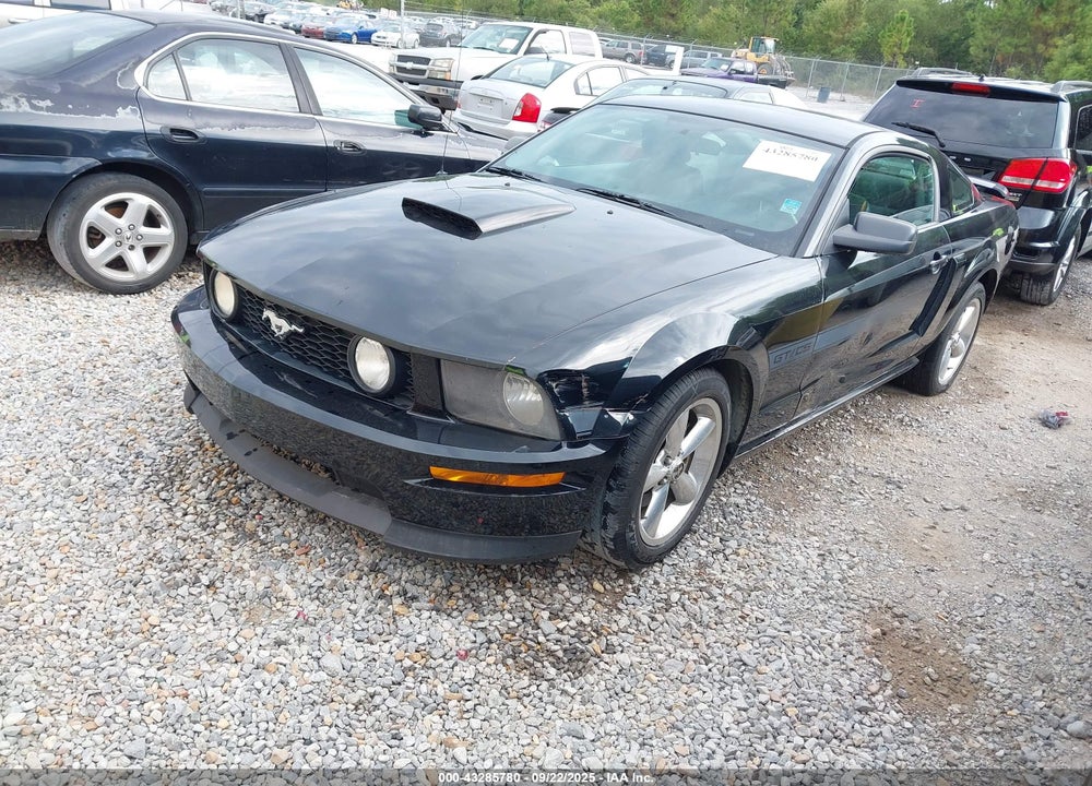 2008 FORD MUSTANG VIN: 1ZVHT82H585111909