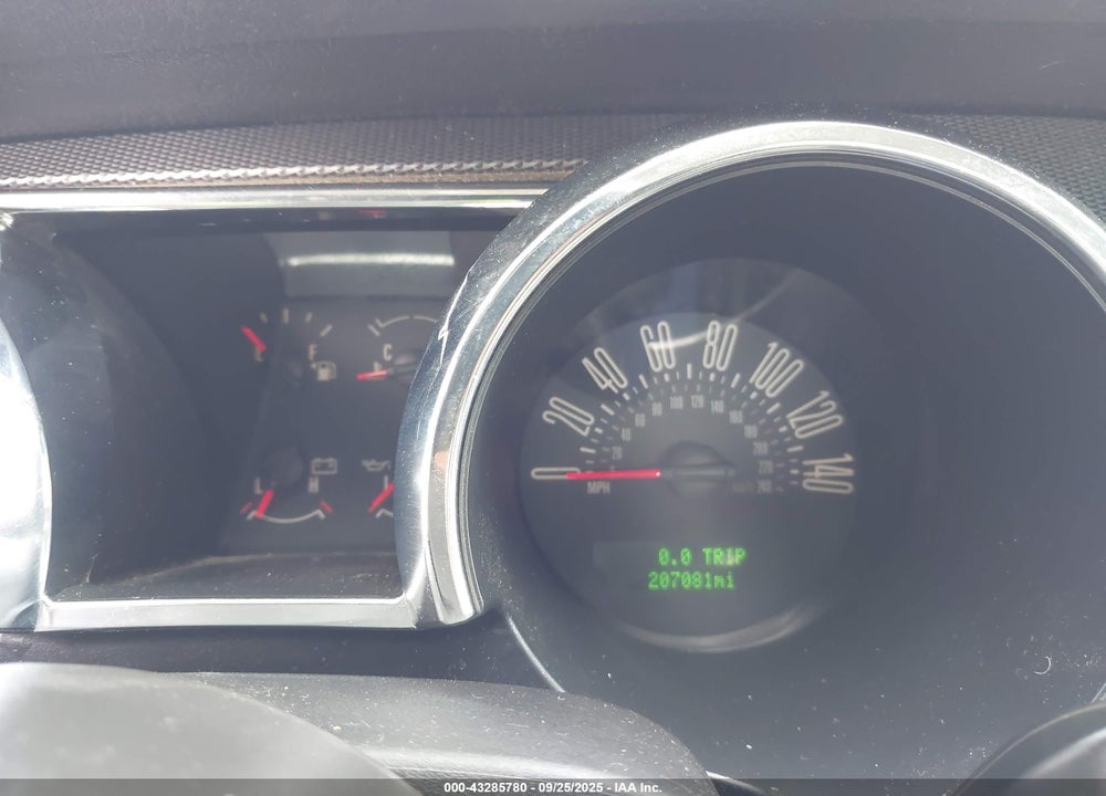 2008 FORD MUSTANG VIN: 1ZVHT82H585111909