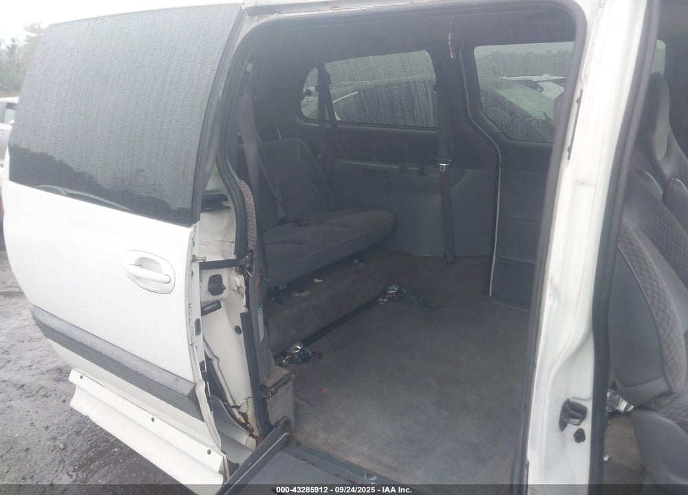 2000 DODGE GRAND CARAVAN SE VIN: 2B4GP44G6YR719227