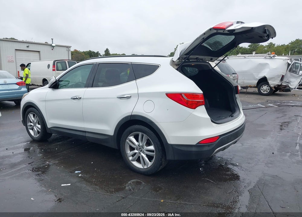 2014 HYUNDAI SANTA FE VIN: 5XYZWDLA6EG139598