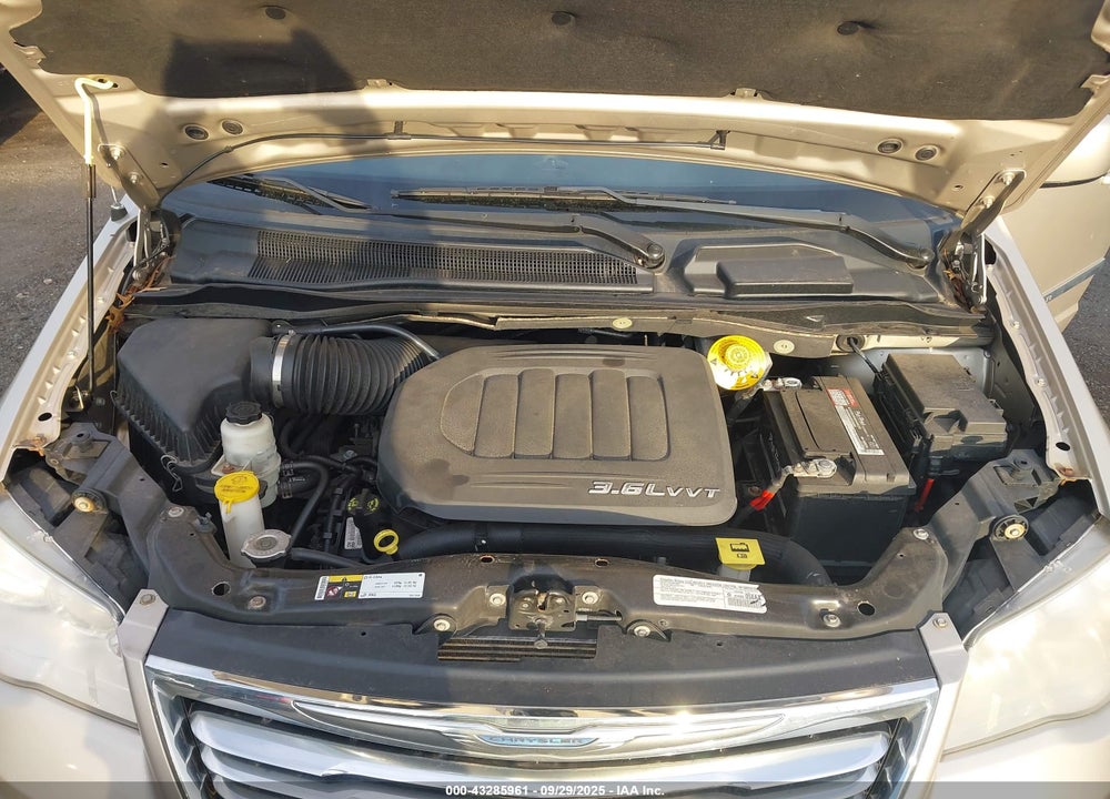 2014 CHRYSLER TOWN & COUNTRY TOURING VIN: 2C4RC1BG1ER317605
