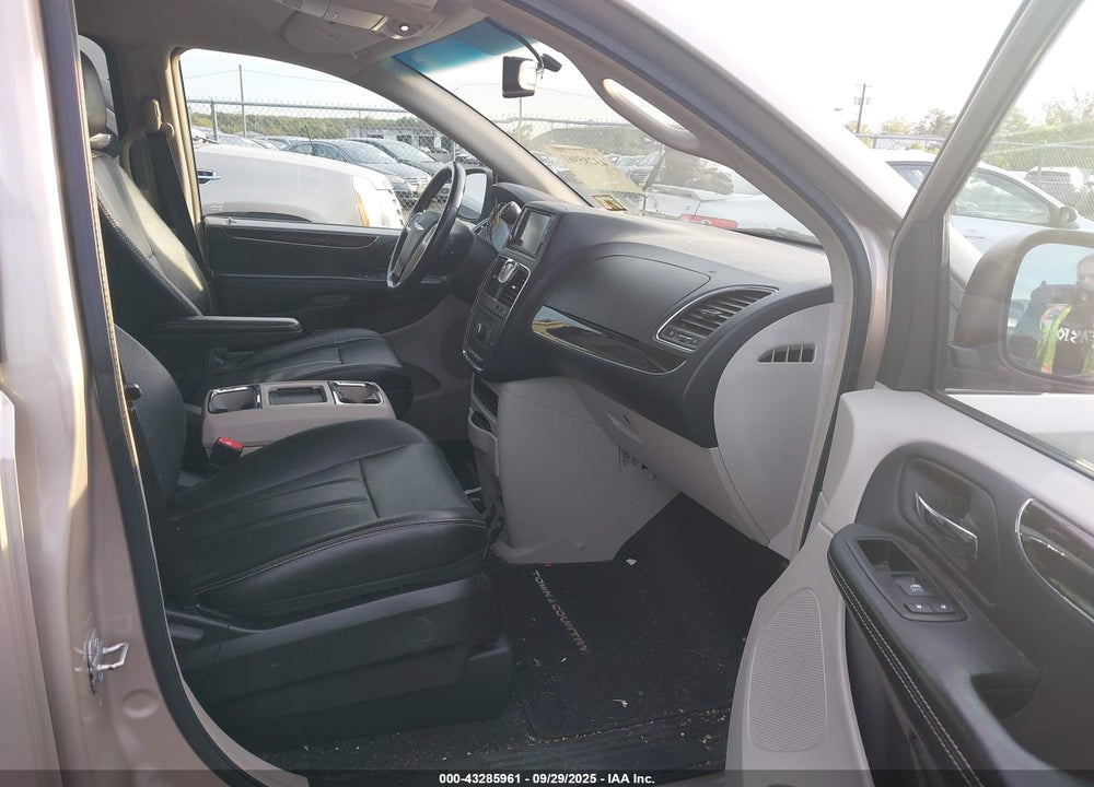 2014 CHRYSLER TOWN & COUNTRY TOURING VIN: 2C4RC1BG1ER317605