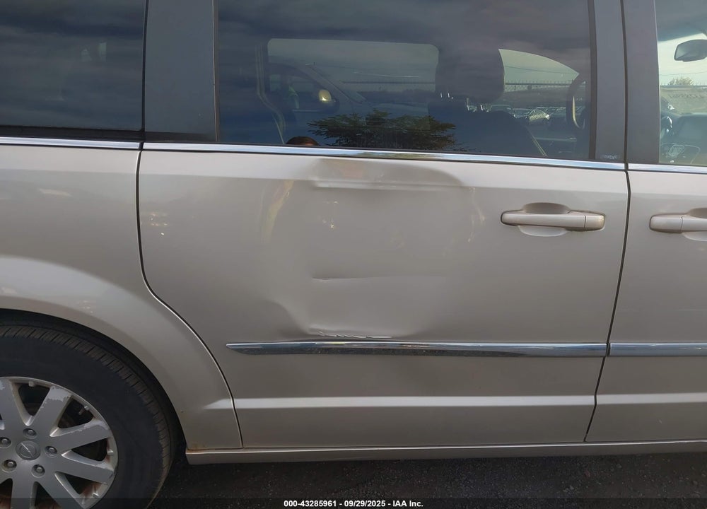 2014 CHRYSLER TOWN & COUNTRY TOURING VIN: 2C4RC1BG1ER317605