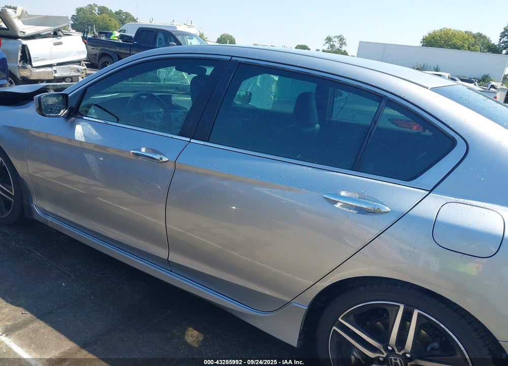 2017 HONDA ACCORD VIN: 1HGCR2F15HA171672