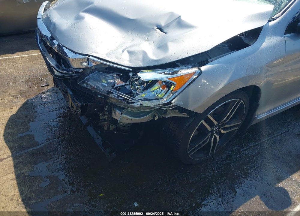 2017 HONDA ACCORD VIN: 1HGCR2F15HA171672