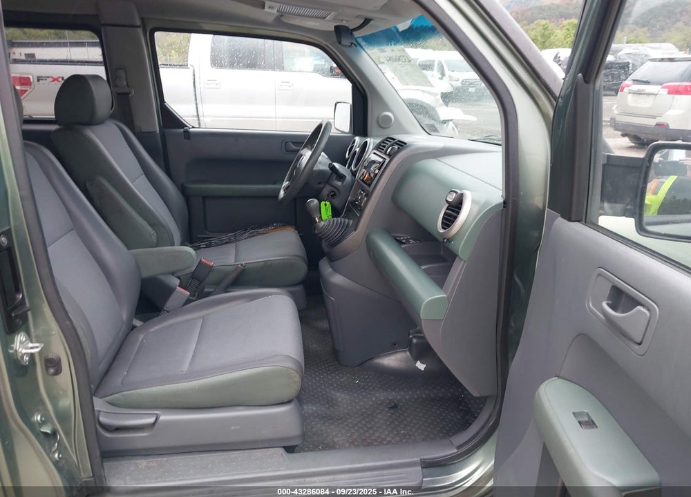 2005 HONDA ELEMENT EX VIN: 5J6YH27655L030936