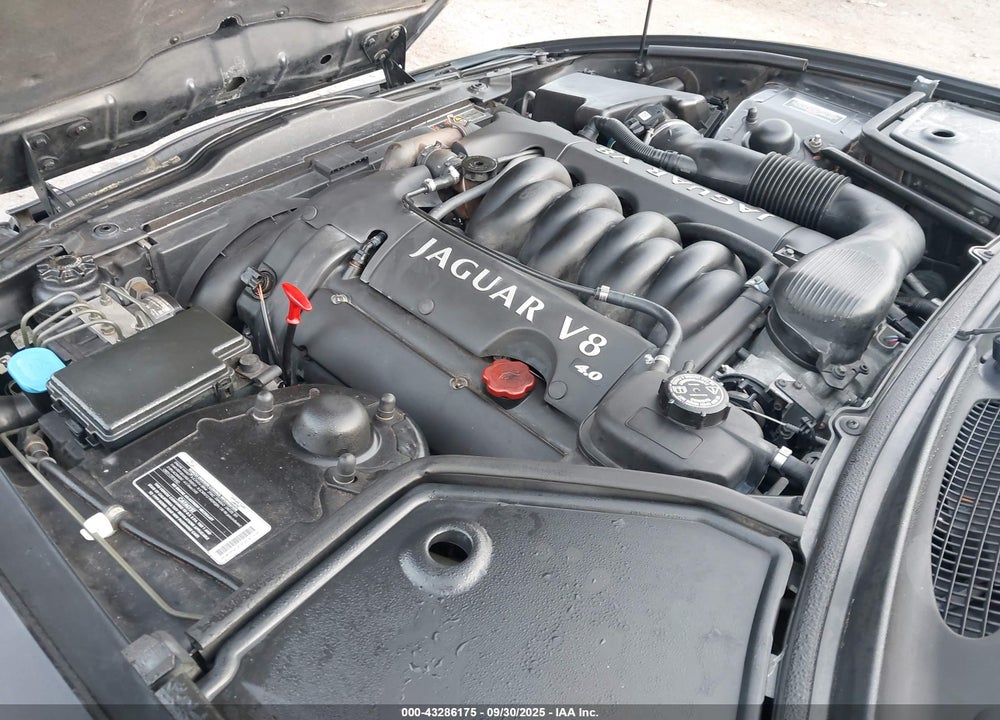 1999 JAGUAR XK8 VIN: SAJGX2043XC039751
