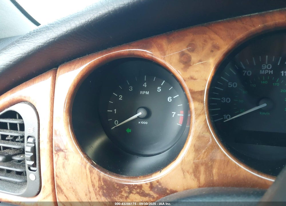 1999 JAGUAR XK8 VIN: SAJGX2043XC039751