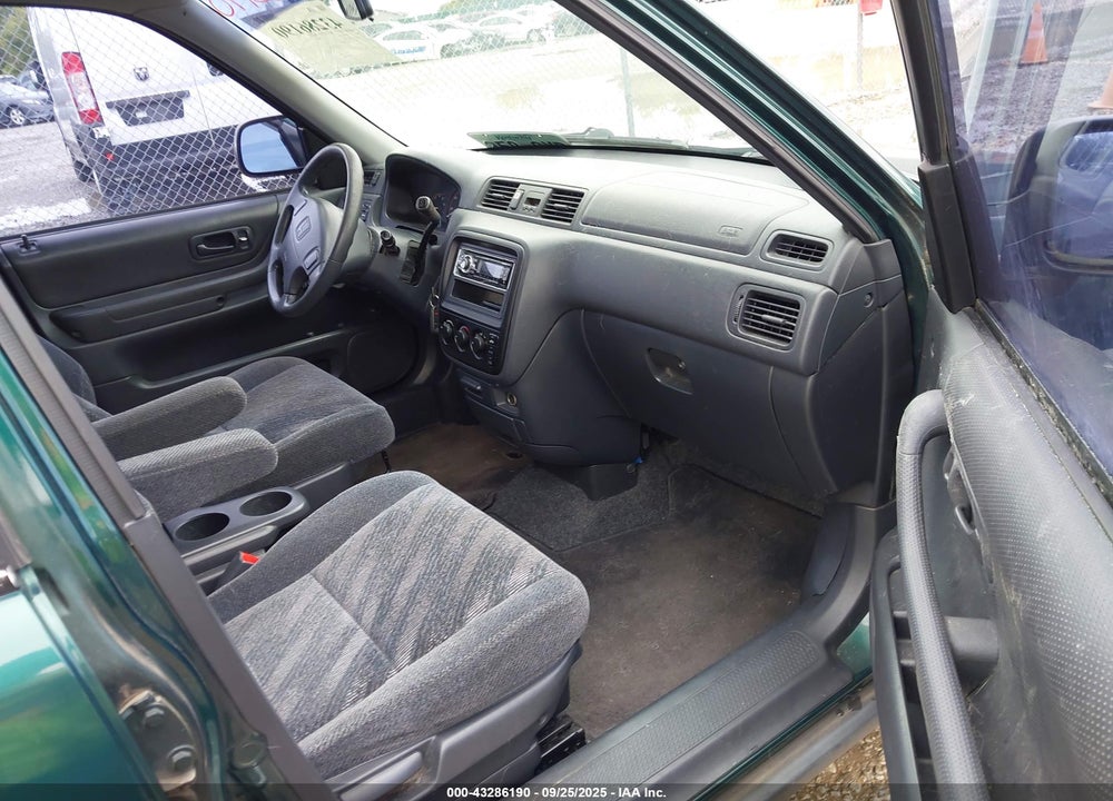 2001 HONDA CR-V LX VIN: JHLRD18471C016546