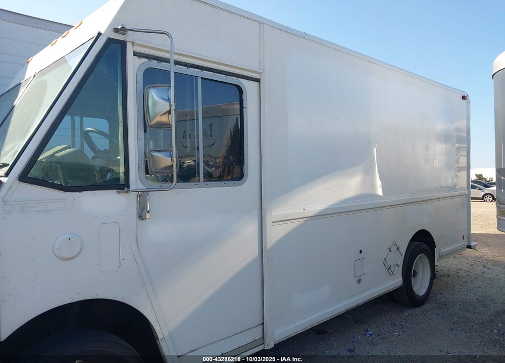 2001 FREIGHTLINER CHASSIS VIN: 4UZAANBW71CH52728