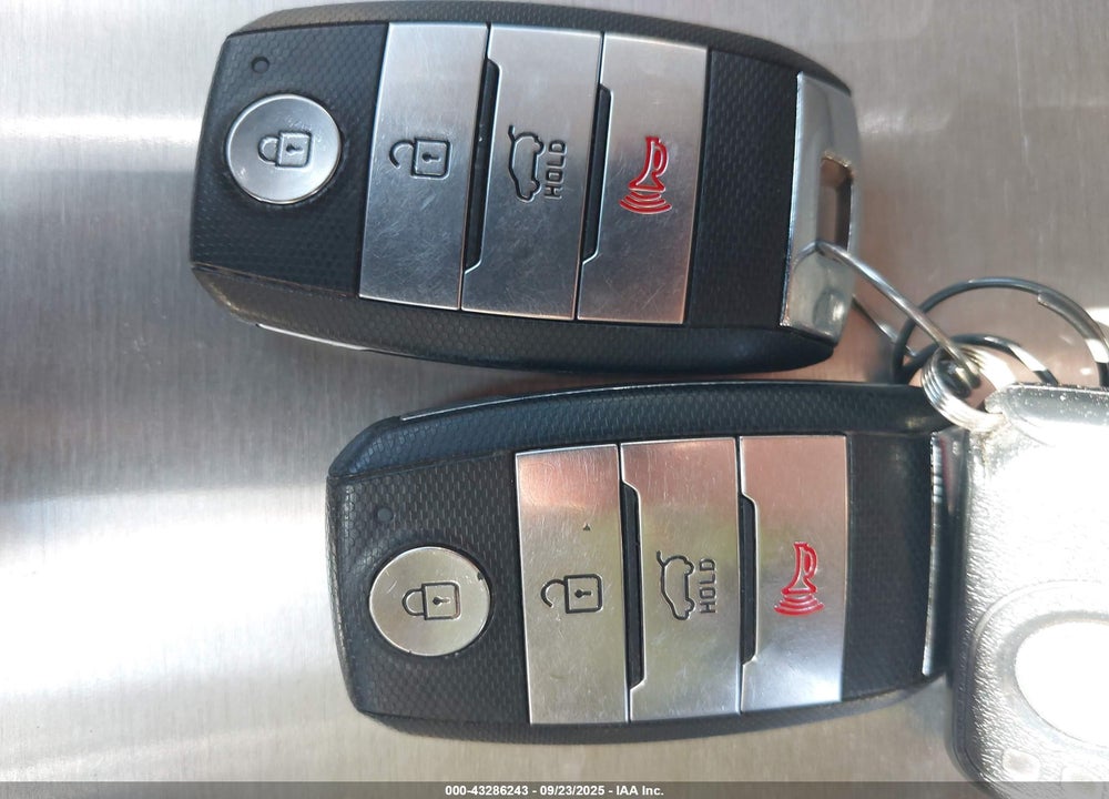 2020 KIA SORENTO 3.3L EX VIN: 5XYPH4A53LG681083