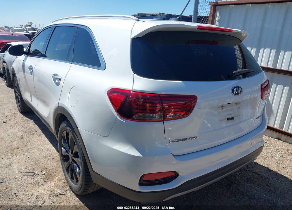 2020 KIA SORENTO 3.3L EX VIN: 5XYPH4A53LG681083