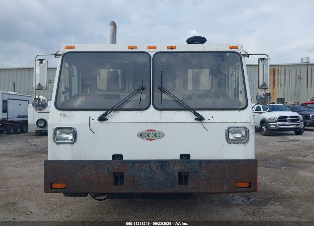 2005 CRANE CARRIER LOW ENTRY VIN: 1CYCAK4895T046677