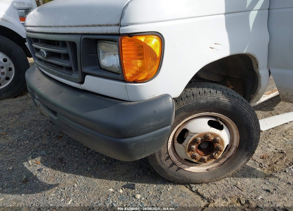 2007 FORD E-450 CUTAWAY VIN: 1FDXE45S07DA81145