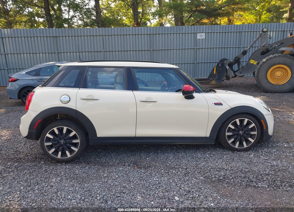 2017 MINI HARDTOP VIN: WMWXU3C55H2D32429