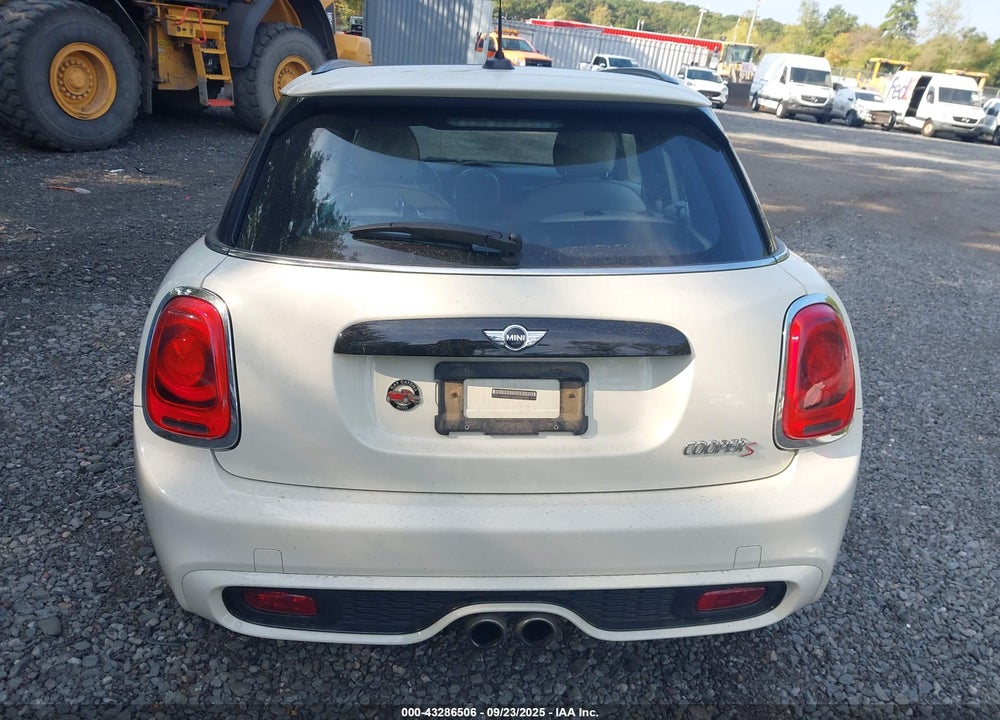 2017 MINI HARDTOP VIN: WMWXU3C55H2D32429