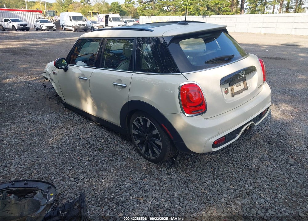 2017 MINI HARDTOP VIN: WMWXU3C55H2D32429