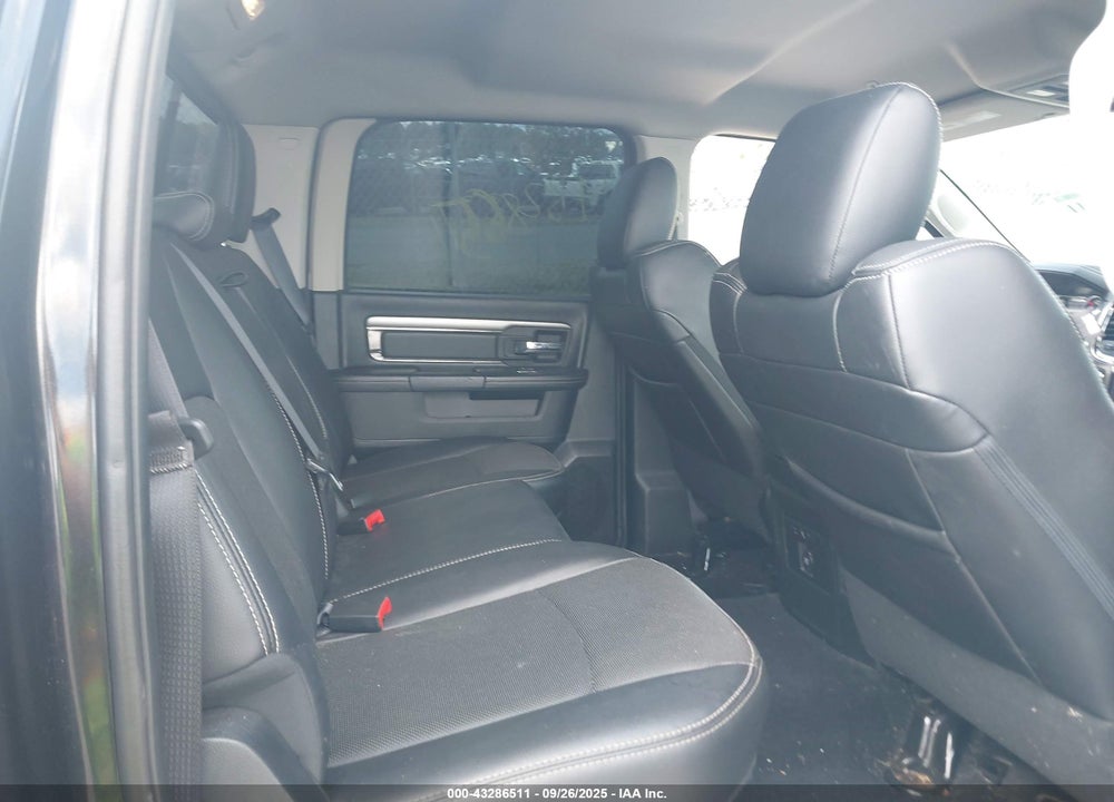 2017 RAM 1500 NIGHT  4X4 6'4 BOX VIN: 1C6RR7UT6HS620014