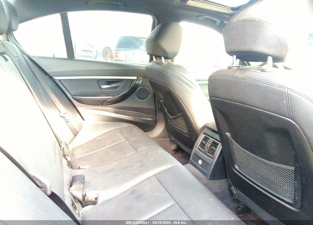 2018 BMW 3 SERIES VIN: WBA8B9G56JNU96006