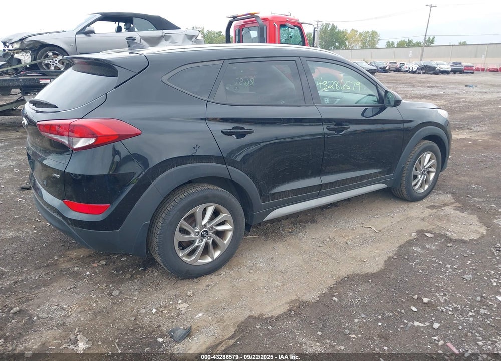 2018 HYUNDAI TUCSON VIN: KM8J3CA46JU802377