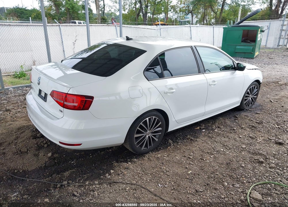 2015 VOLKSWAGEN JETTA 1.8T SPORT VIN: 3VWD17AJ7FM427595
