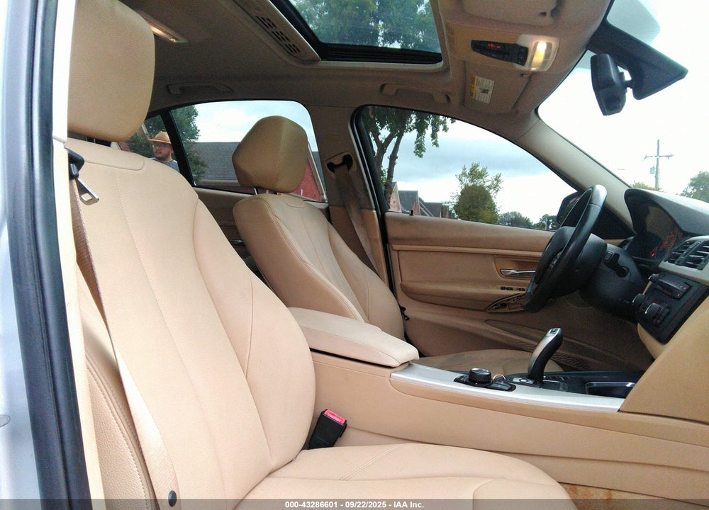 2014 BMW 320 I VIN: WBA3B1C59EK135538