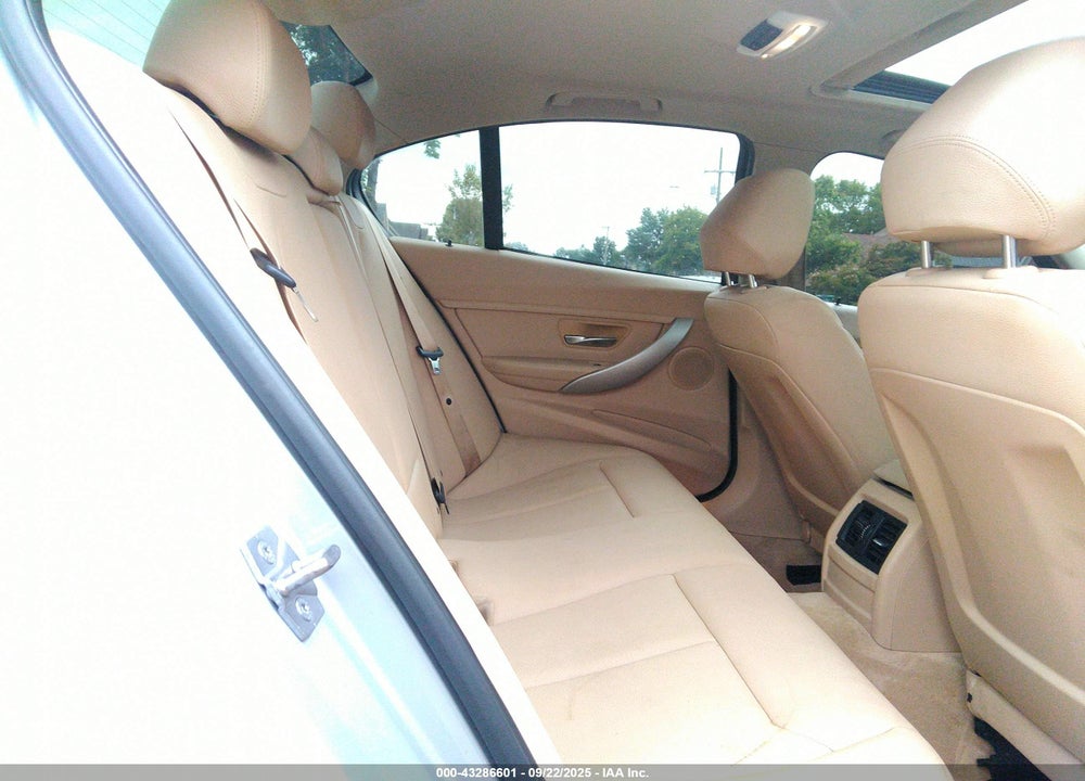 2014 BMW 320 I VIN: WBA3B1C59EK135538