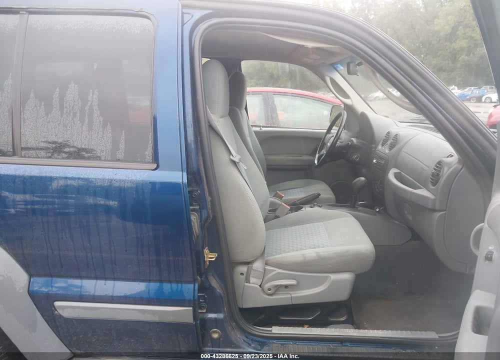 2005 JEEP LIBERTY SPORT VIN: 1J4GL48K25W602464