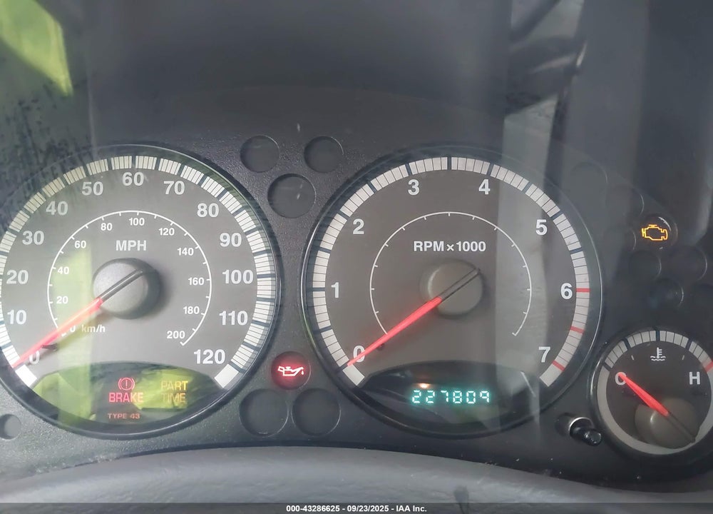 2005 JEEP LIBERTY SPORT VIN: 1J4GL48K25W602464