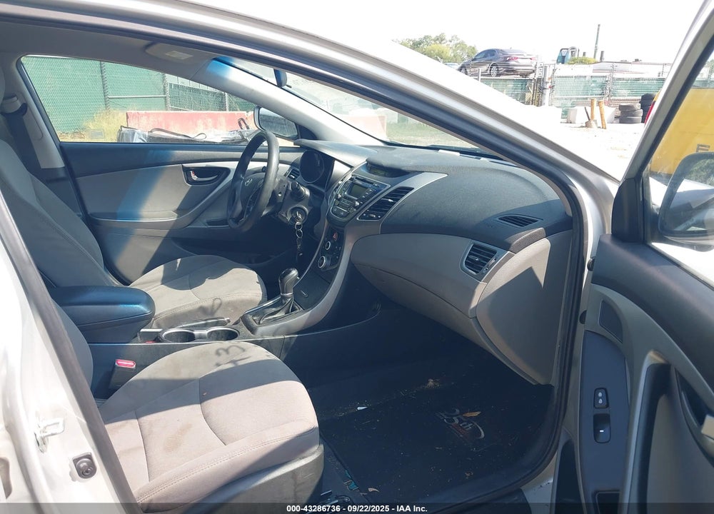 2016 HYUNDAI ELANTRA SE VIN: 5NPDH4AE8GH739156