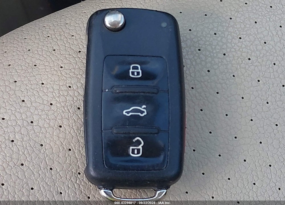 2014 VOLKSWAGEN JETTA VIN: 3VW637AJ2EM215544