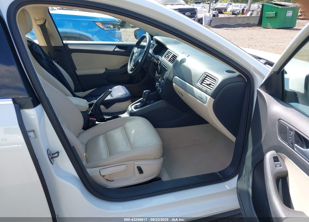 2014 VOLKSWAGEN JETTA VIN: 3VW637AJ2EM215544