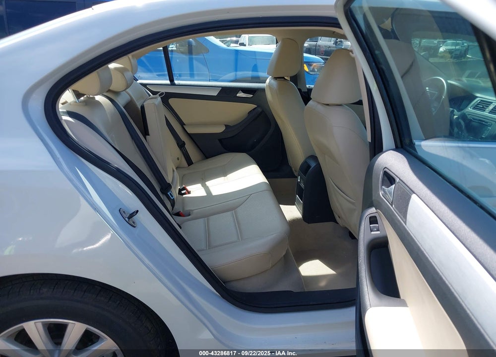 2014 VOLKSWAGEN JETTA VIN: 3VW637AJ2EM215544