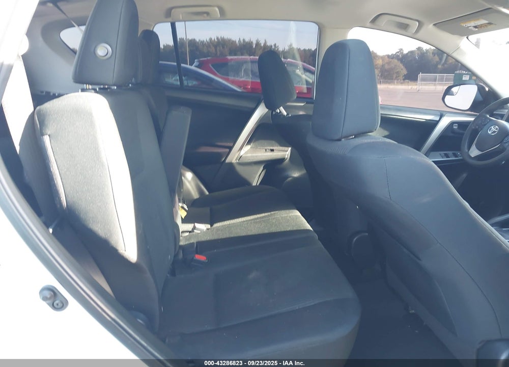 2018 TOYOTA RAV4 VIN: JTMZFREV7JJ745225