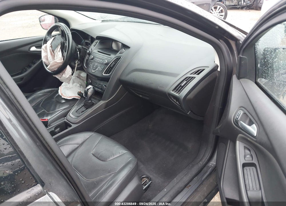 2015 FORD FOCUS VIN: 1FADP3K20FL264121