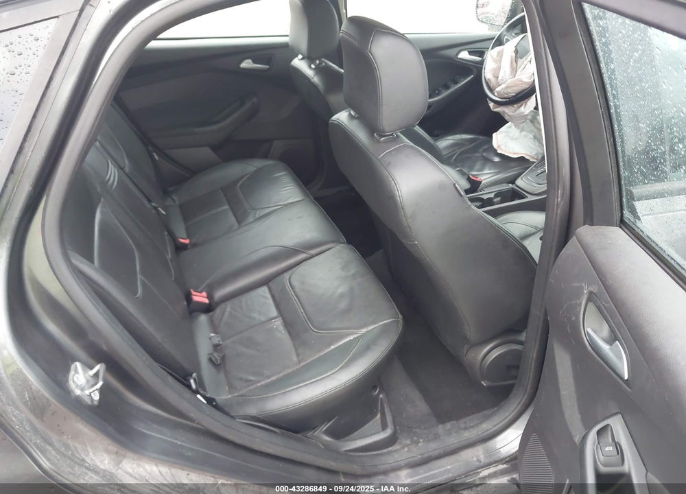 2015 FORD FOCUS VIN: 1FADP3K20FL264121