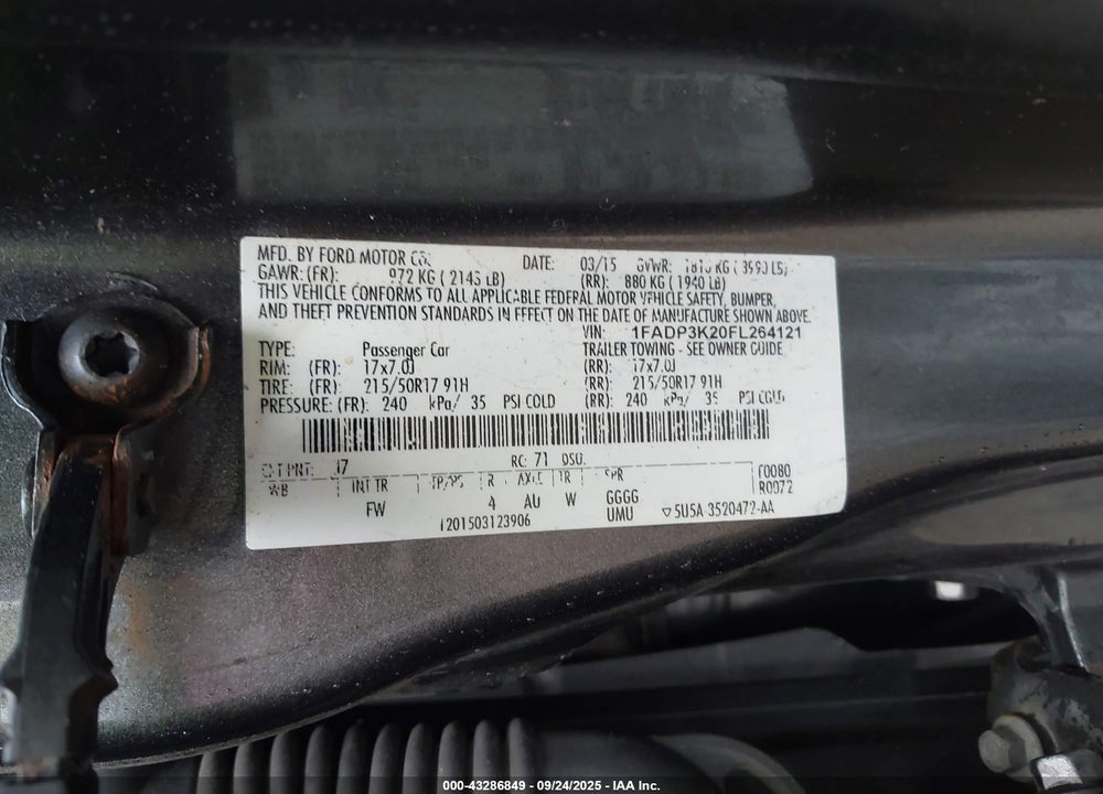 2015 FORD FOCUS VIN: 1FADP3K20FL264121