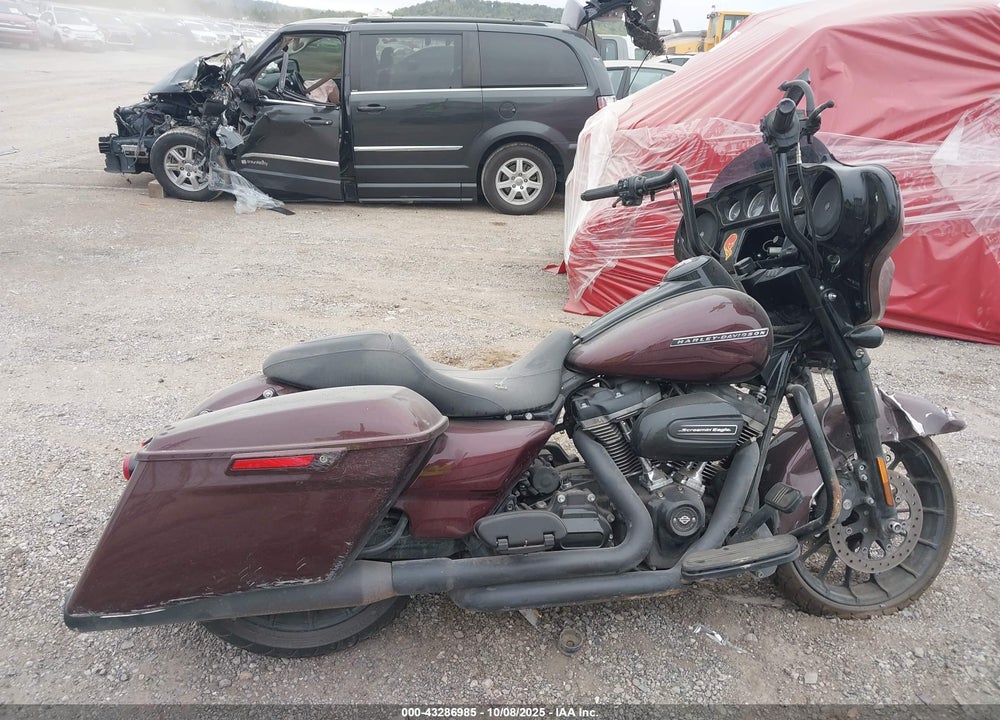 2018 HARLEY-DAVIDSON FLHXS STREET GLIDE SPECIAL VIN: 1HD1KRC10JB682230