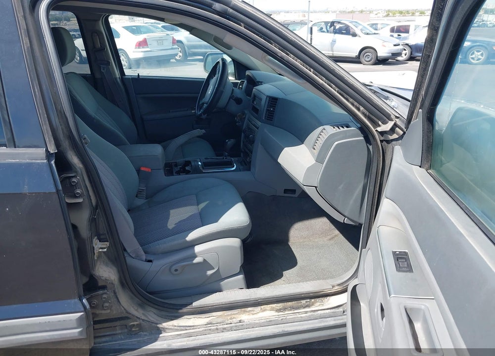 2005 JEEP GRAND CHEROKEE LAREDO VIN: 1J4GR48K95C540223