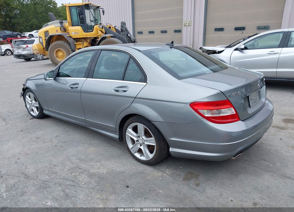 2010 MERCEDES-BENZ C CLASS VIN: WDDGF8BB2AR106818