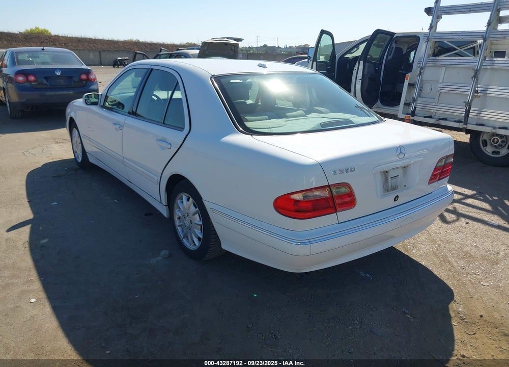 2000 MERCEDES-BENZ E 320 VIN: WDBJF65J2YB120890