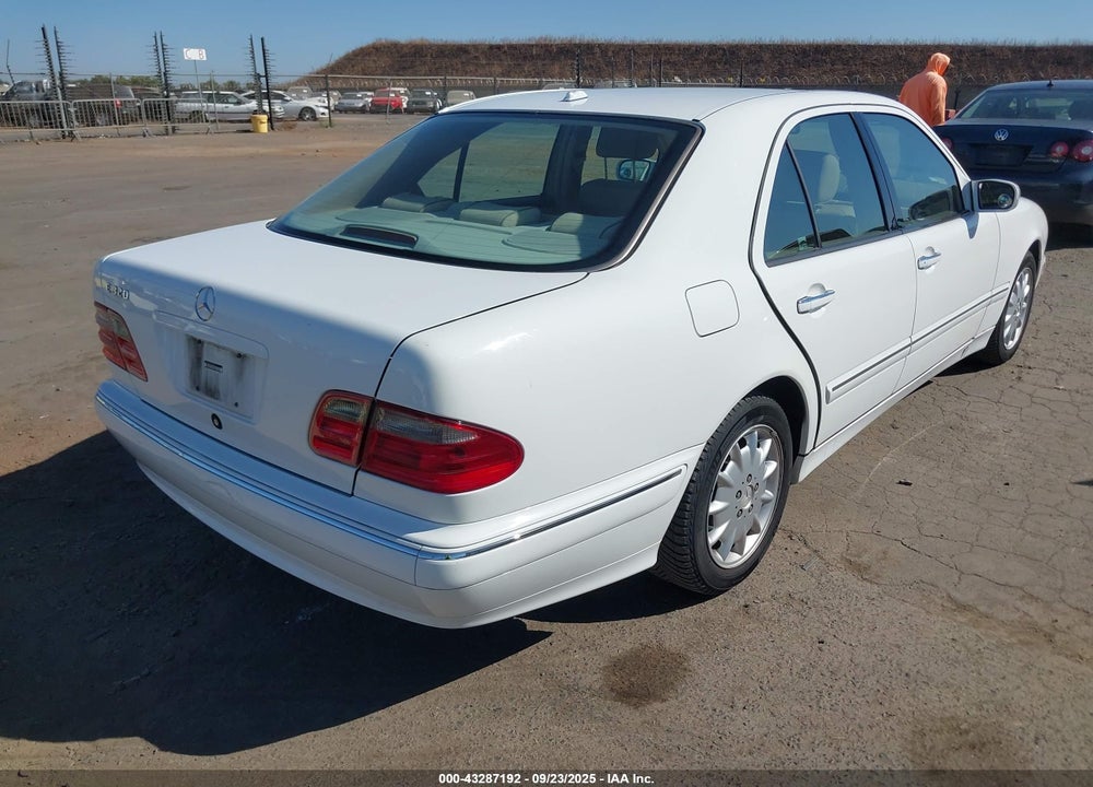 2000 MERCEDES-BENZ E 320 VIN: WDBJF65J2YB120890
