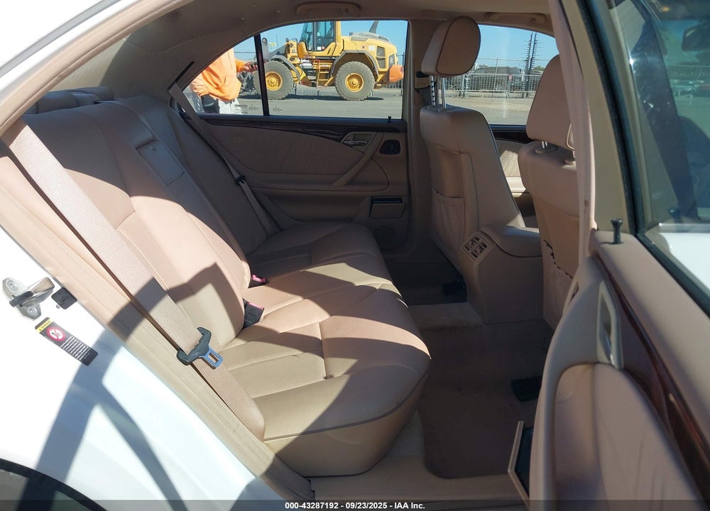 2000 MERCEDES-BENZ E 320 VIN: WDBJF65J2YB120890