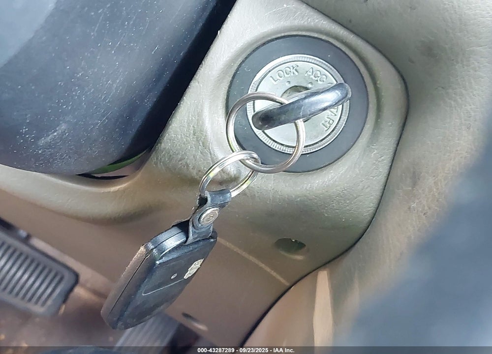 2005 HYUNDAI SANTA FE GLS/LX VIN: KM8SC13E45U889362